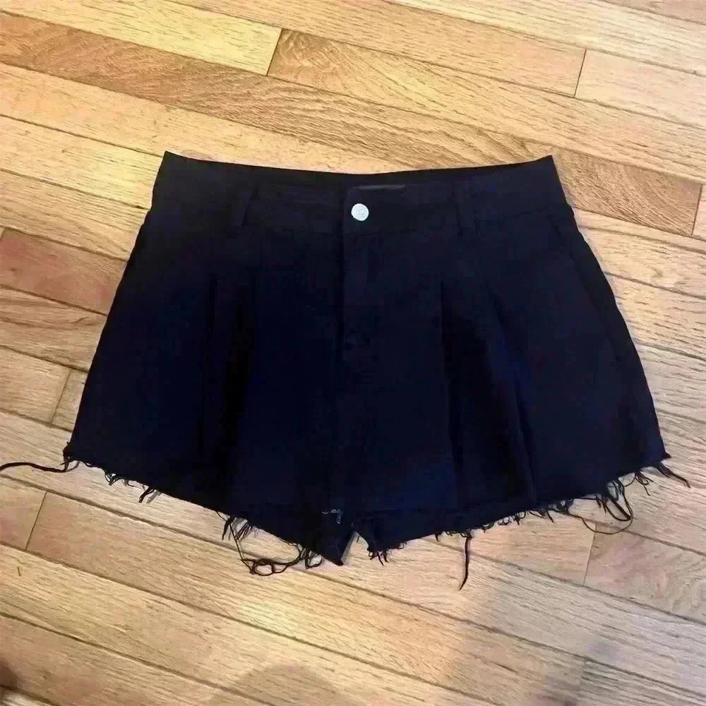 Urban Outfitters Women's Black Pleated Skort Size 27 Casual Short